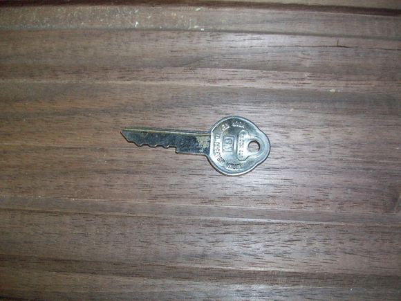 GM stamp and no key code. I have never seen one cut like this.