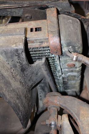 Look how nicely Bubba made this small block fan shroud fit on a BB radiator.