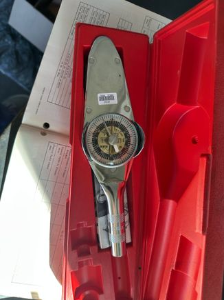 Dial torque wrench