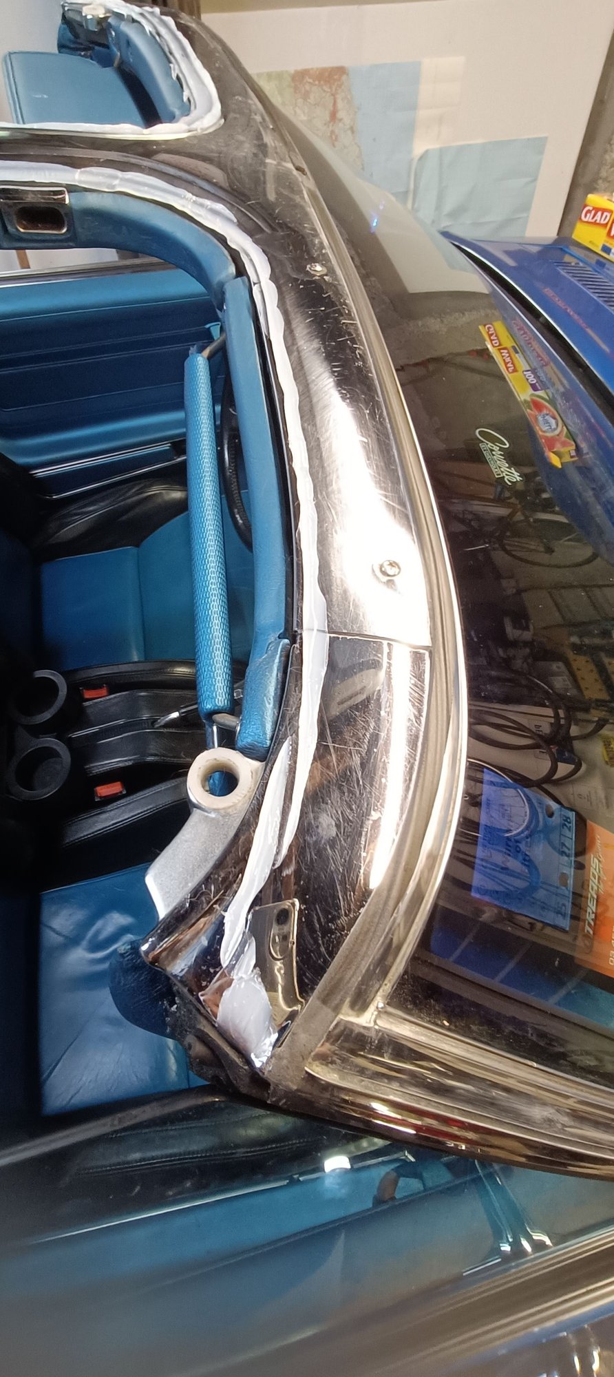 RH Top you can see where the silicon bead has been compressed at the ends but the seal misses it completely the rest of the way across