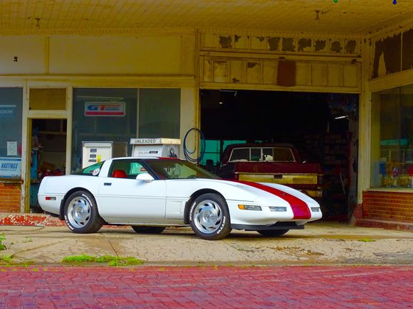 A very cool active gas station and shop in Howard, KS