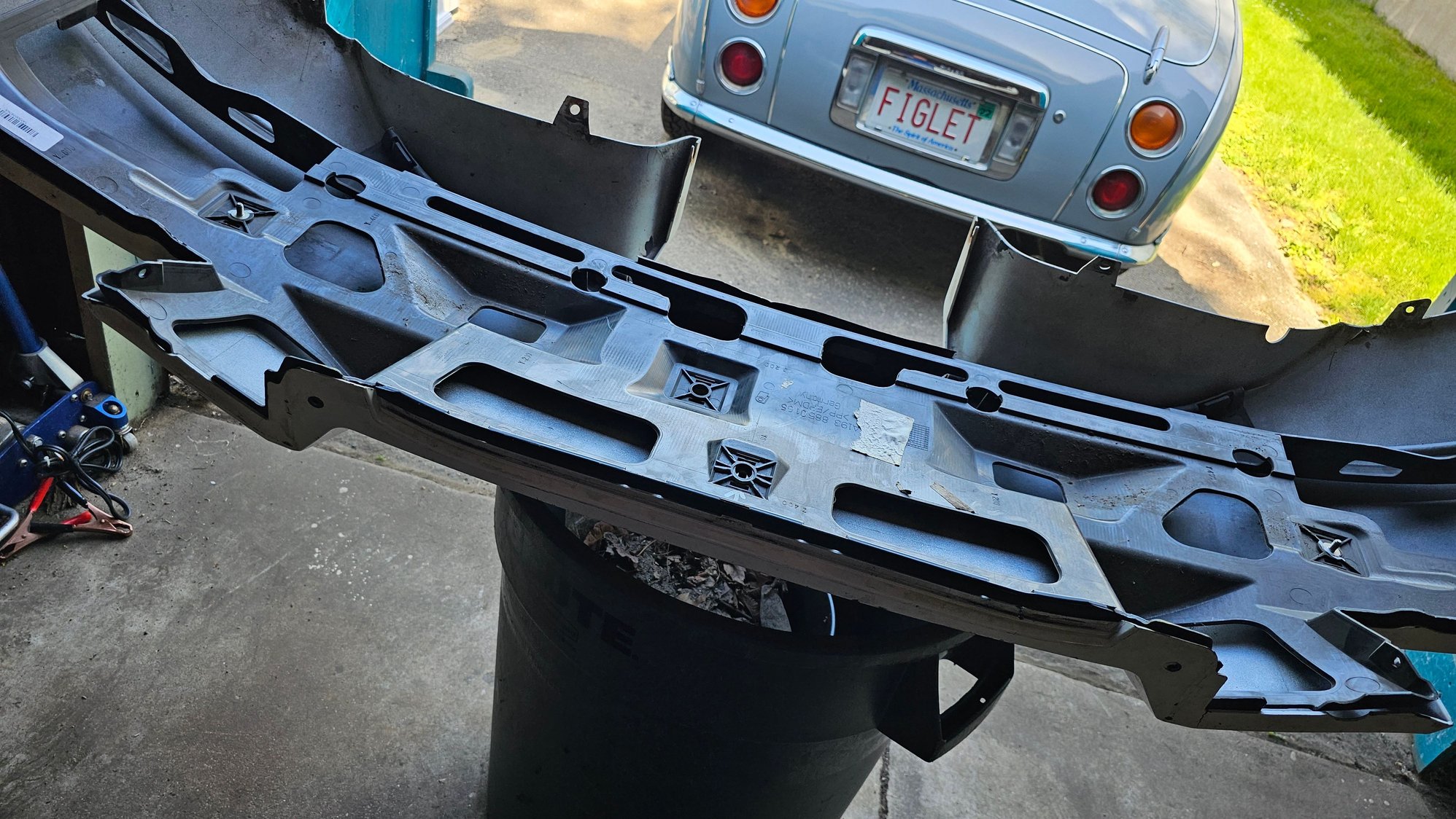 Exterior Body Parts - Alabaster White rear bumper cover, used - Used - 2004 to 2005 Chrysler Crossfire - Springfield, MA 01118, United States