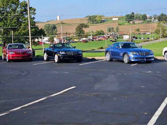 Svengoolie (in the middle) hanging out with some friends. 
I wonder if they were speaking German? LOL