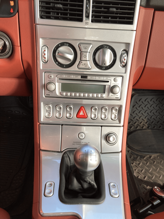centre console in like-new condition
