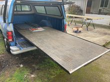 Love the pull out bed here. Truck is being passed from one contractor to another.