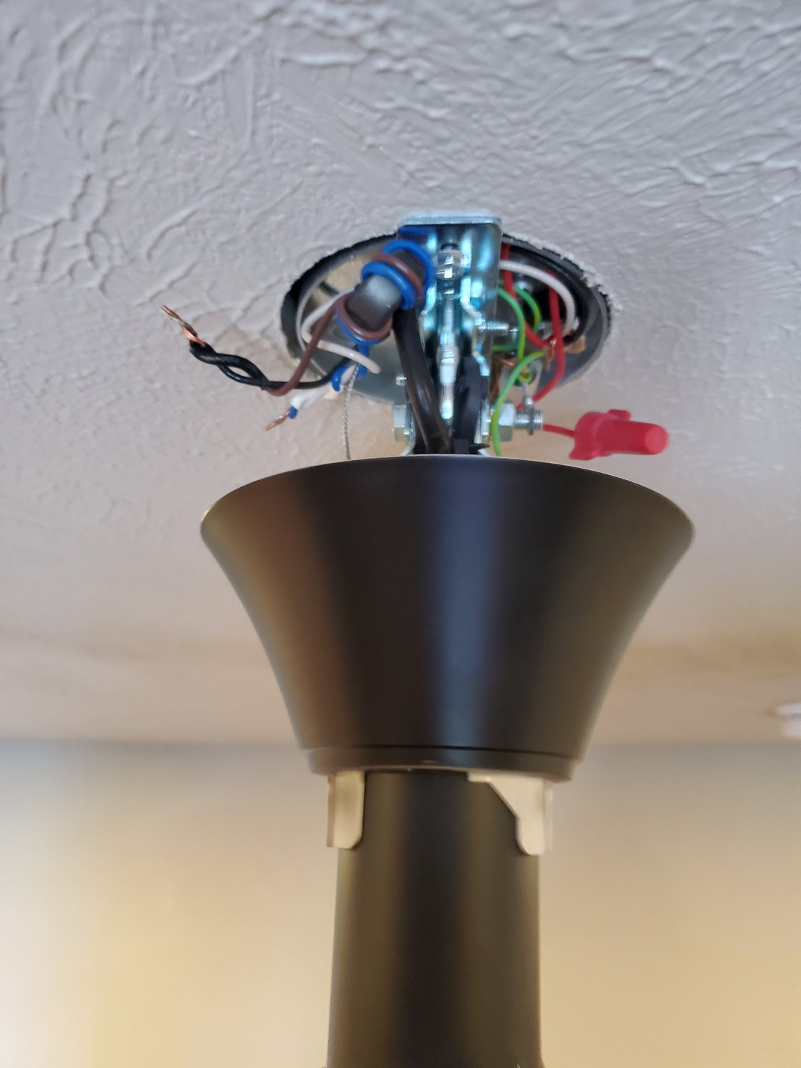 Two ceiling fans on same circuit not working - DoItYourself.com