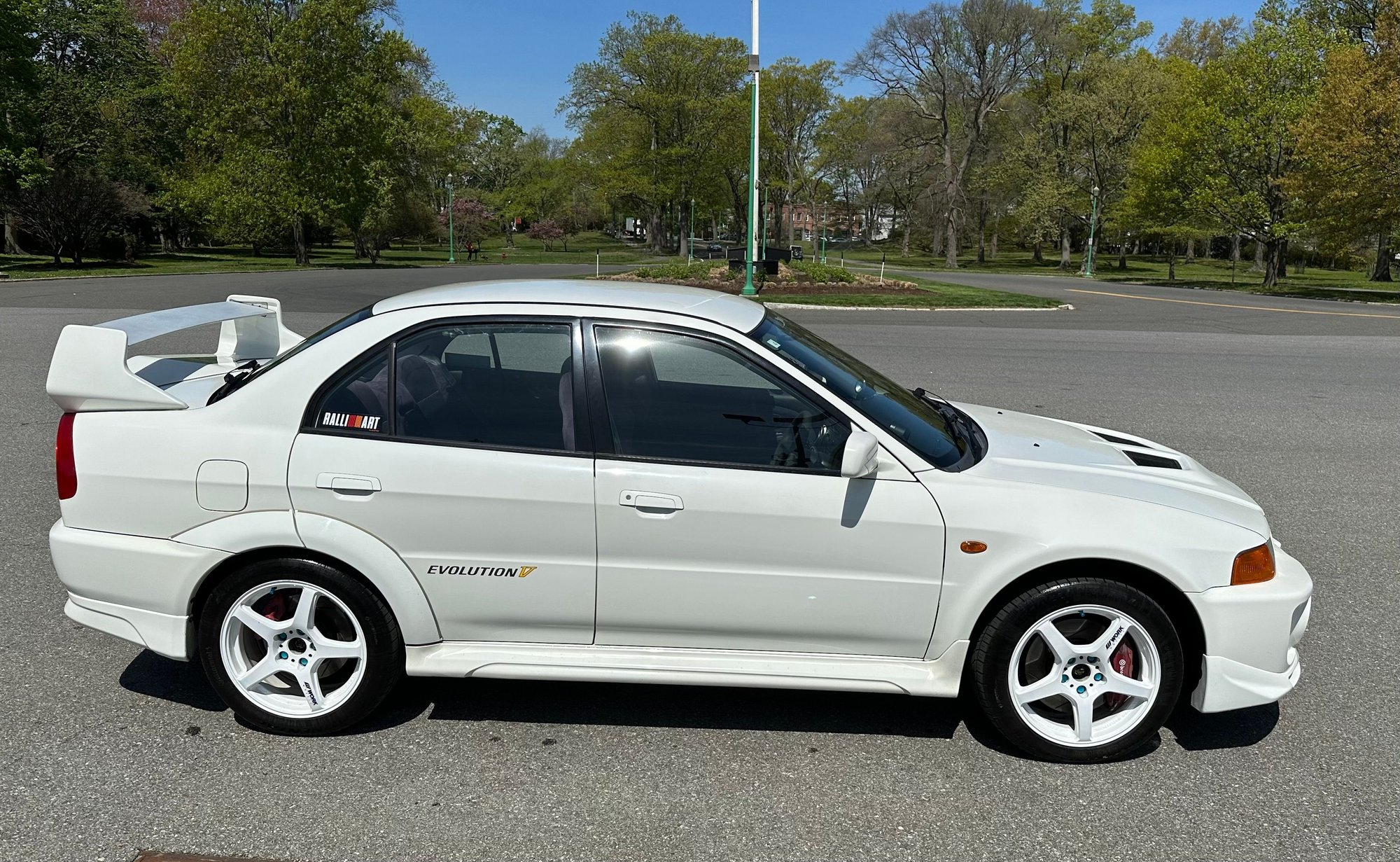1998 Mitsubishi Lancer Evolution - 1998 Mitsubishi Lancer Evolution V GSR LOW MILEAGE - Used - VIN CP9A-0002670 - 36,800 Miles - 4 cyl - AWD - Manual - Sedan - White - Rye, NY 10580, United States