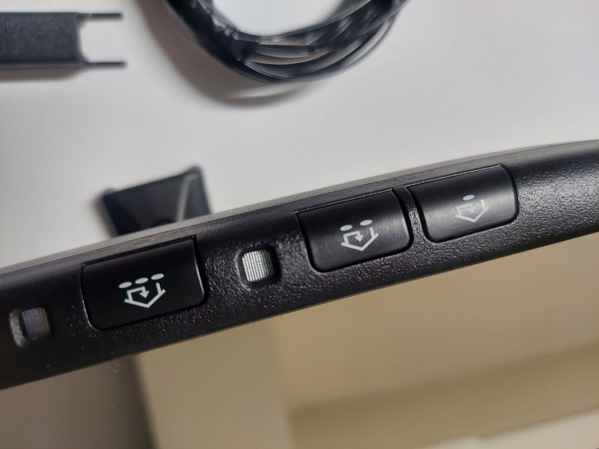 Audio Video/Electronics - Gentex Auto dimming rear-view mirror with compass & homelink (garage door opener) - Used - All Years Any Make All Models - South Chicago Suburbs, IL 60475, United States