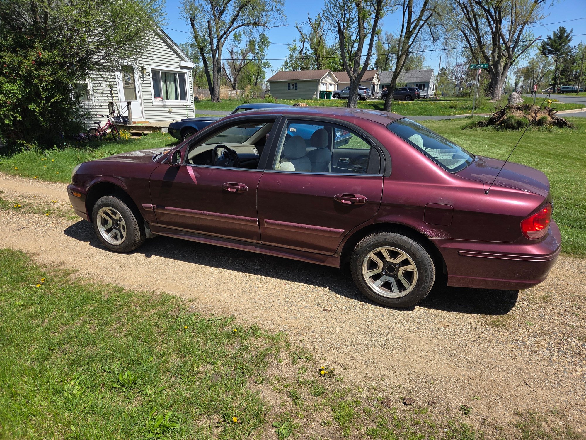 The sonata that has donated its 2.4 G4JS for the project. The current plan is to swap my evo8 head components into the G4JS head and run it otherwise unopened. It will be high compression but hopefully the hks272's will keep it happy even with boost.