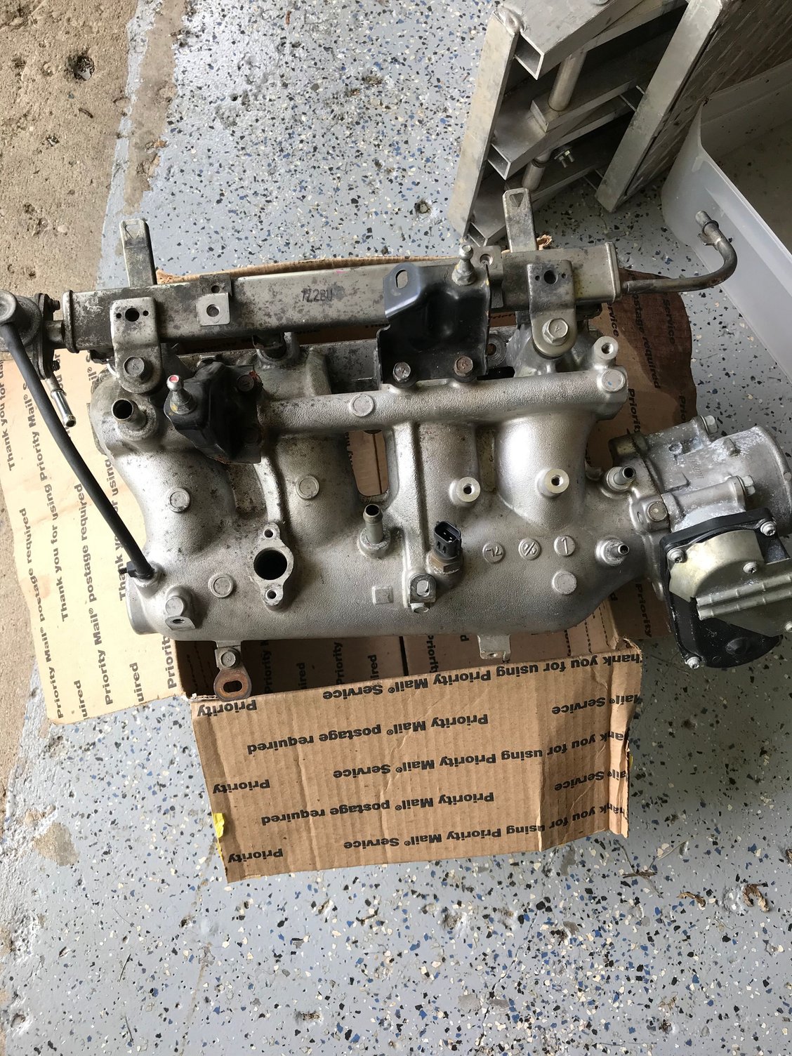 Engine - Intake/Fuel - Stock intake manifold and throttle body - Used - 2008 Mitsubishi Lancer Evolution - Indianapolis, IN 46040, United States