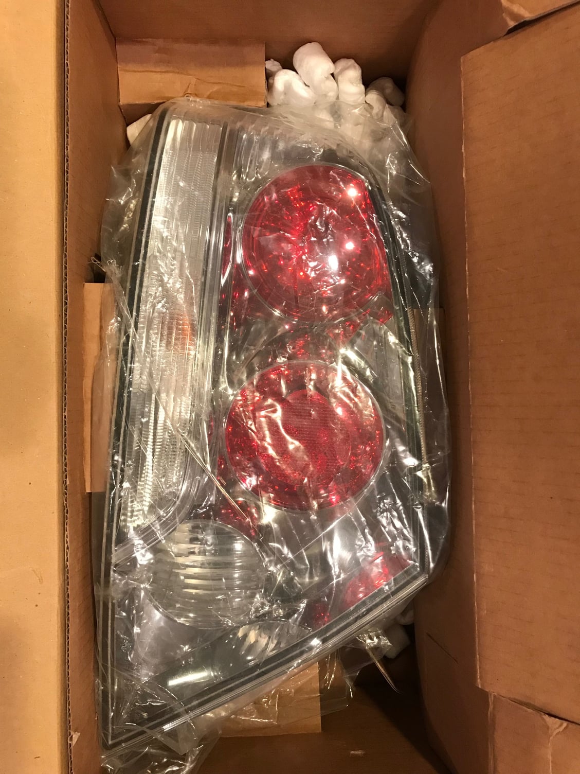 Lights - Evo VIII OEM Taillights - Used - 2003 to 2008 Mitsubishi Lancer Evolution - Yardley, PA 19067, United States