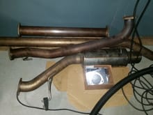Dissembled exhaust. Old hardware and haskets were rusted and in bad shape. Got new hardware to put it back together.