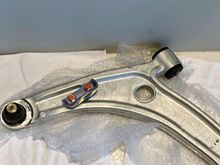 ^Lower control arm, front left-hand side 4013A181 