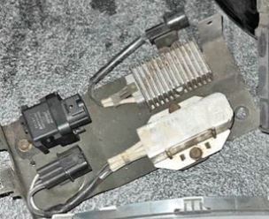 Engine - Electrical - WTB EVO 8 Resistor Box Fuel Relay - Used - 2003 to 2005 Mitsubishi Lancer Evolution - New York, NY 10010, United States