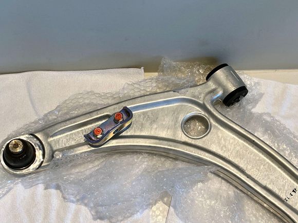 ^Lower control arm, front left-hand side 4013A181 