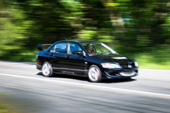 https://jalopnik.com/the-mitsubishi-lancer-evolution-viii-is-the-kind-of-cra-1796272556