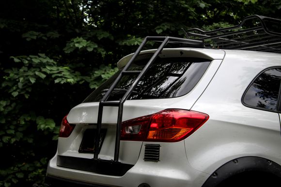 side of vehicle with ladder