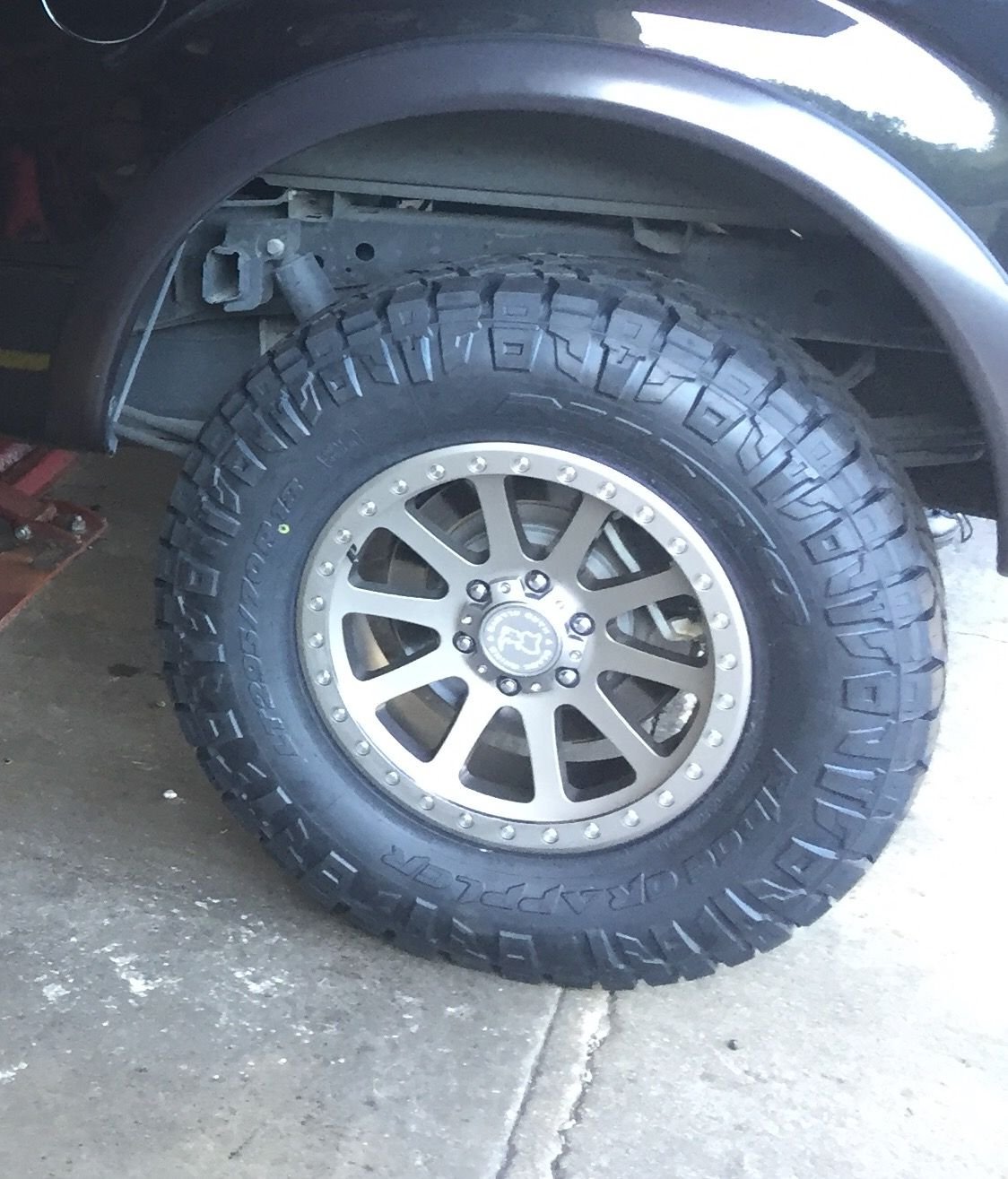 Pics Of 09 14 With 295 70 18 And A Level Ford F150 Forum Community Of Ford Truck Fans