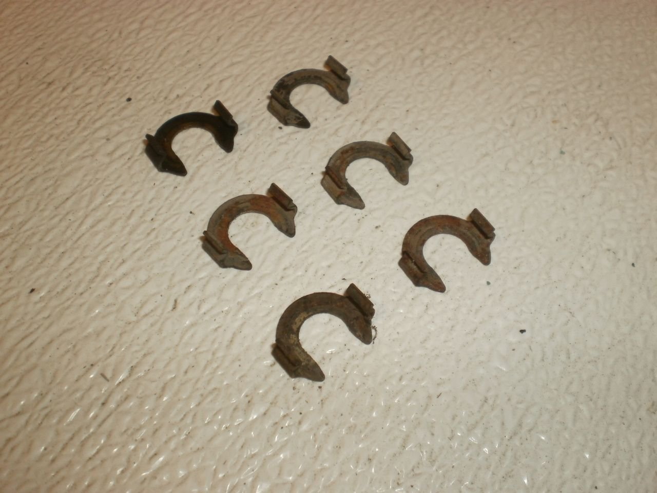 injector retaining clip 2001 4.2 v6 - Ford F150 Forum - Community of ...