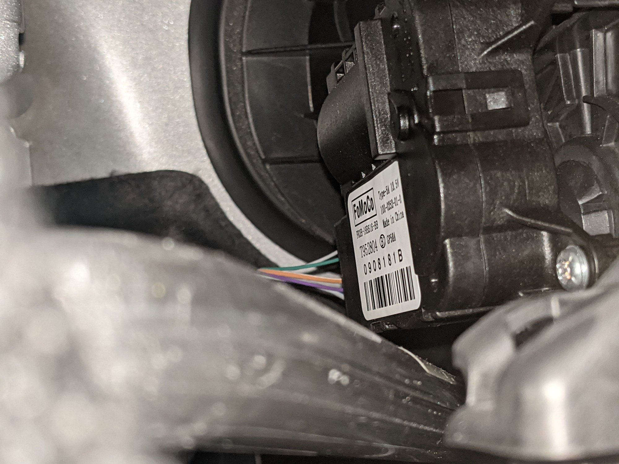 Replacing the Air Recirculation Actuation W/O removing dash possible