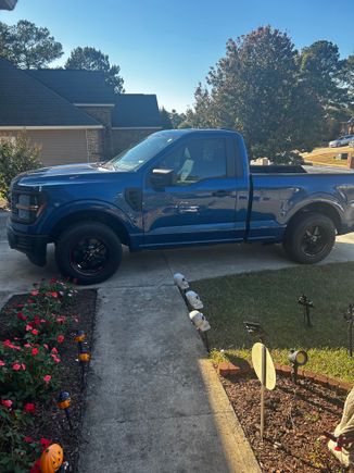 Hankook 275/60 R17 on 17x9 Racestars