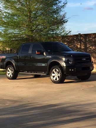 2.5&quot; leveling kit, 305/55/20 Trail Grapplers, 20% tint