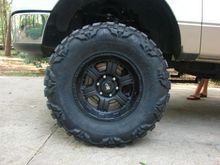 35x12.50 R17 Nitto Mud Grapplers and 17x9 ProComp 7089 series rims