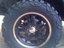 35 inch nitto mud grapplers on 20 inch pro comp extreme alloys