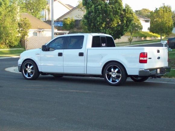 truck 08 3 5 belltech drop with rear helper bags from air lift slam air addition rollin on fierro big 6 22x9.5 with a   42 offset wrapped in nexium 285 45 22 tires  031