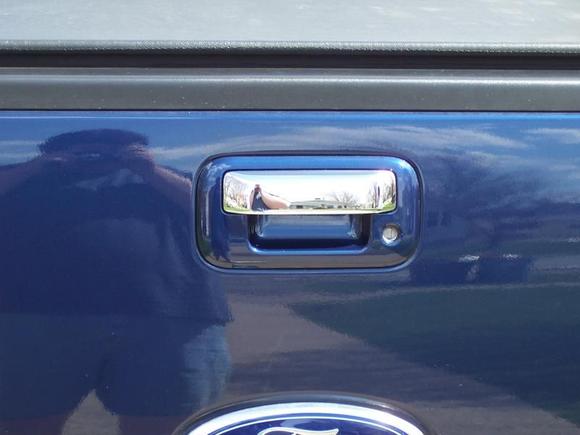 Dark Blue Pearl LT Tailgate handle