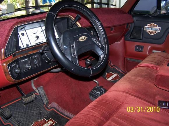 Original 1987 interior with White Face Gauges
