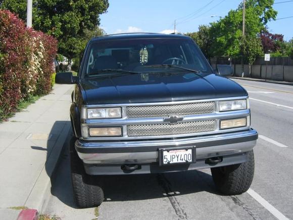 w/ 33's on 33x16s.  Noticed I added tow hooks as the 2wds did not come with them.  Also notice the white corner lenses.  The grille insert from Street Scene was new to the market at the time so no one had them near me.  It looked unique to say the least, and reminded me to shave every morning.