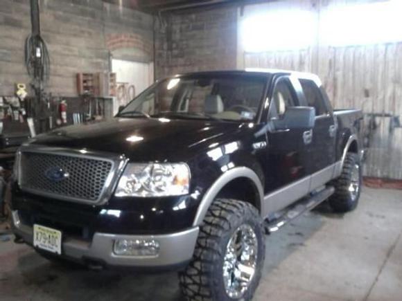 3" ready lift level, 35 nitto mud grapplers 20x10 moto metals