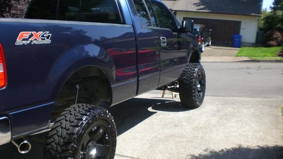 6" lift 35 toyos 20" rockstars