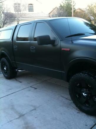 flat on flat with 33's camper shell side exit dual exhaust