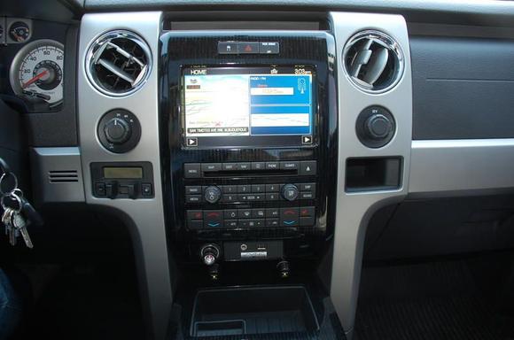 If look closely, can see mounted PIAA light switches I installed on center console.