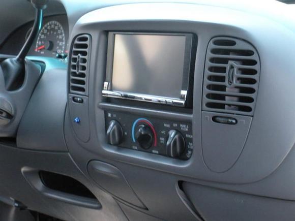 Alpine double din head unit w/ Navi