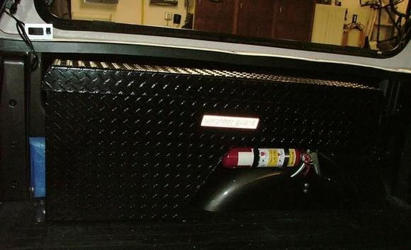 Pork chop side box
Weather Guard 170-5-01 ( driver's side black ) 
Dimensions: H: 19 1/2 W: 9 1/4 L: 46 3/4
Weight (lbs.): 36
Cubic feet: 2.1