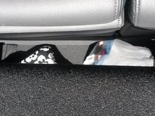 Gap between cargo cover and back seat