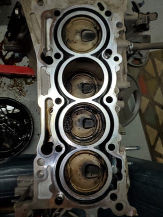 GE is going to sleeve all four of the cylinders, and I am going to pay extra for all the align honing, balancing, blue printing, whatever they can do.  They're installing the pistons there.  Do Hondas use Clevite 77 bearings?