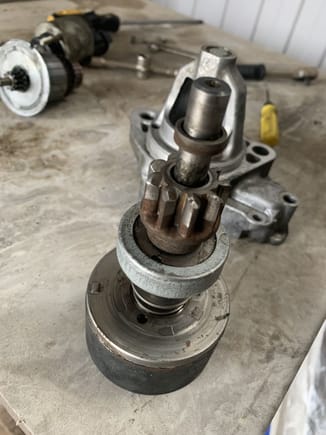 Rust and contamination  on the pinion shaft 