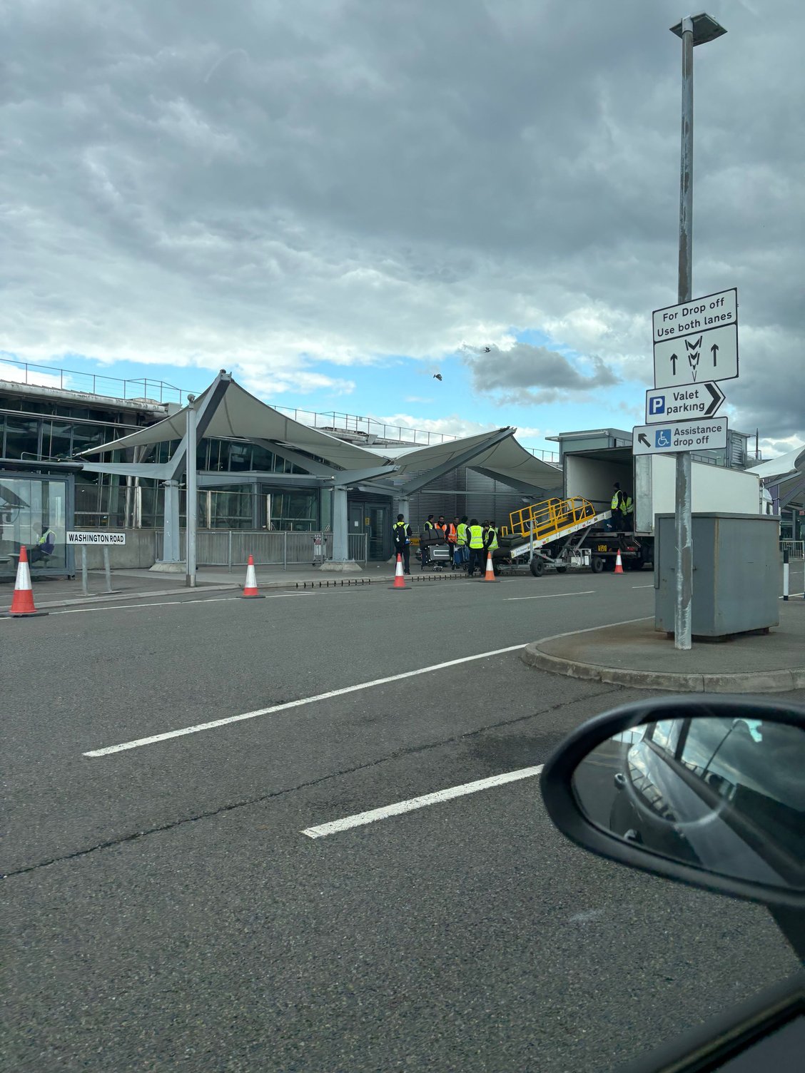 The lorry being loaded up with baggage at T5 drop off isn�t a good sign 