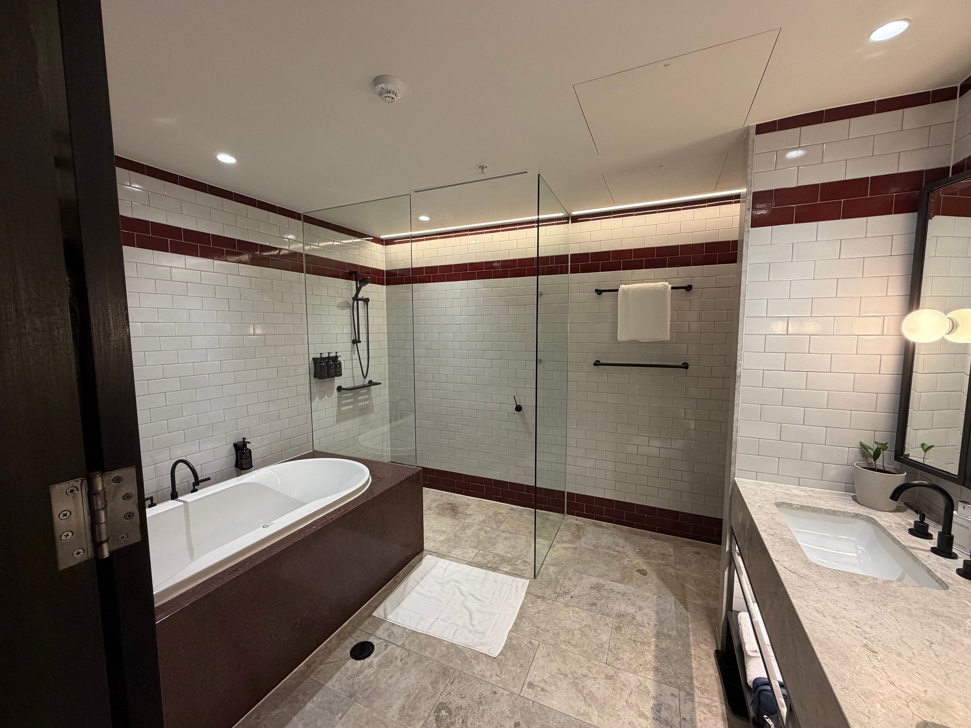 Bathroom there is a separate WC in the living room