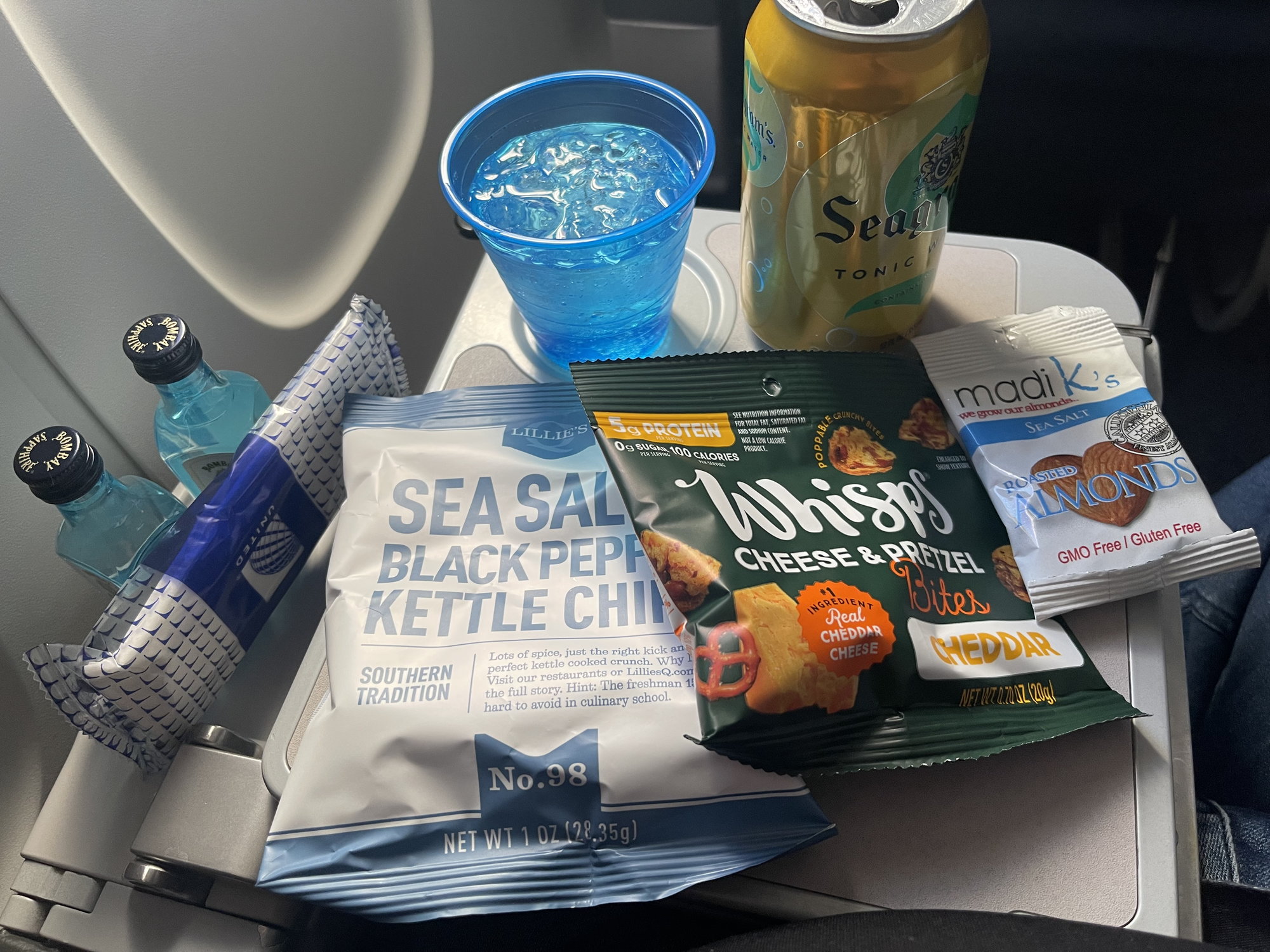 Kid's Snackbox On United Airlines - Live and Let's Fly