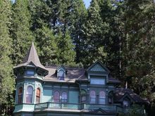 The Shelton-McMurphy-Johnson House