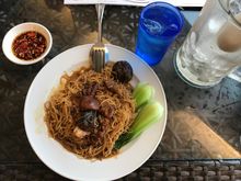 Pork knuckle vermicelli - “ te ka bee hoon “ 