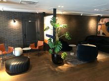 More searing area in the lobby