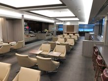 HNL Sakura lounge