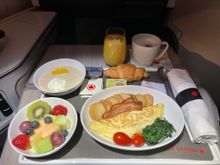 Breakfast was nice, but the cold croissant doesn’t replace the pas selection of hot muffins and croissants.