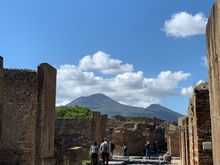 Pompeii in April